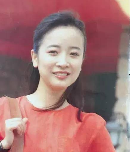 女明星网红和丑男结婚,揭秘背后的爱情故事