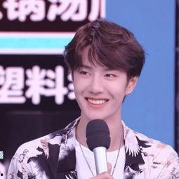 明星网红搞笑大头像男,笑点满满，欢乐无限