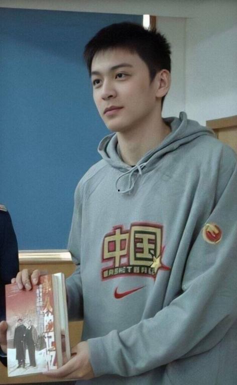 咸鱼二手明星网红,明星网红周边，闲置宝藏等你来寻