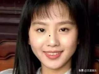 出道女明星网红是谁,她如何成为新一代网红女明星？