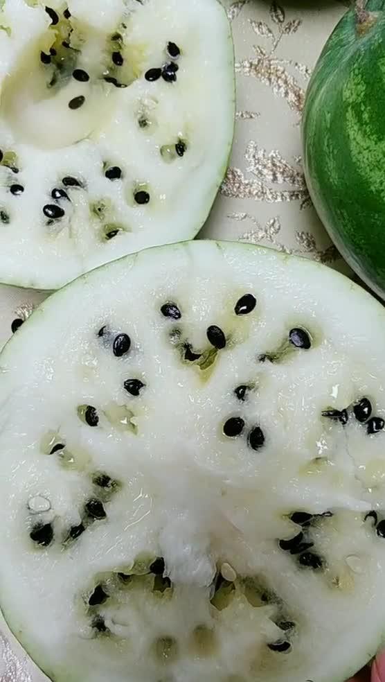黑瓜子拿什么瓜做的吃,揭秘其独特的制作与食用之谜