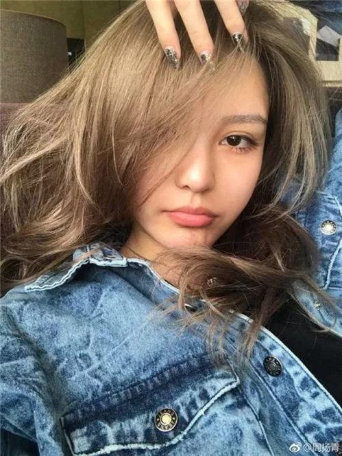 女明星网红素颜照,揭秘女明星网红的素颜风采