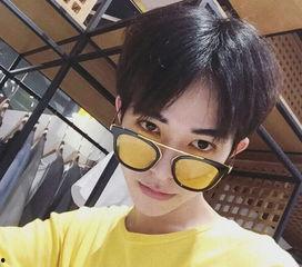 小明星网红男孩图片高清,高清图片下的青春风采