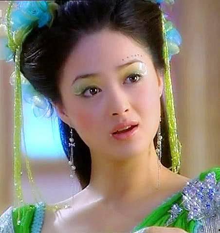 藏族女明星网红有哪些,揭秘藏族女明星网红的璀璨风采