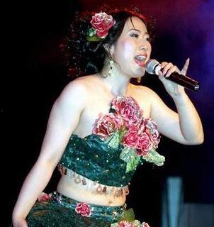 女明星网红戴佛牌,神秘信仰背后的魅力人生